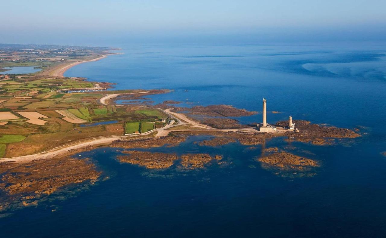 Maison Normande Proche De La Mer Et Des Lieux Touristiques Quettehou Exterior foto